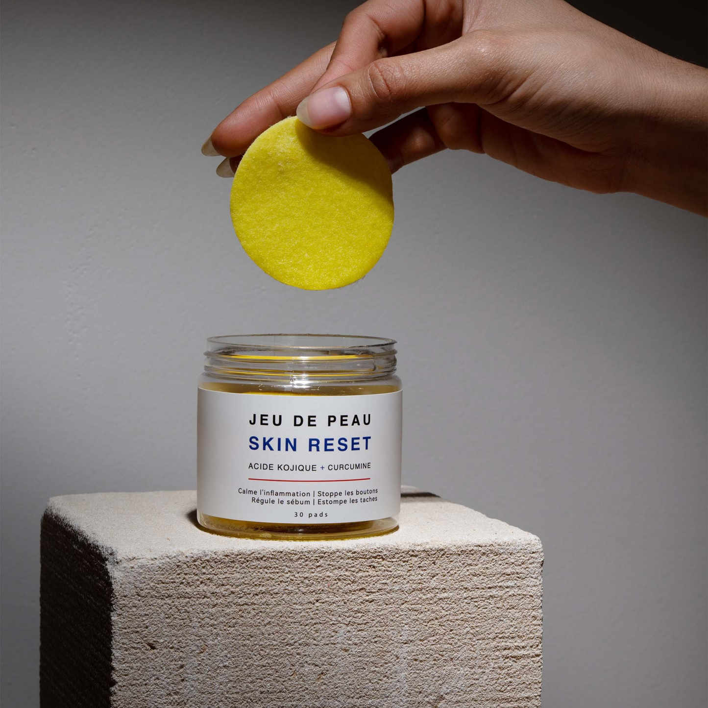 Routine anti-taches anti imprefection pour traiter l'acné, exces de sebum, cicatrices post-inflammatoire, tache solaire, melasma, hormonale, à l'acide kojique, curcuma, curcumine et niacinamide, vitamine B5, AHA et PHA Jeu De Peau